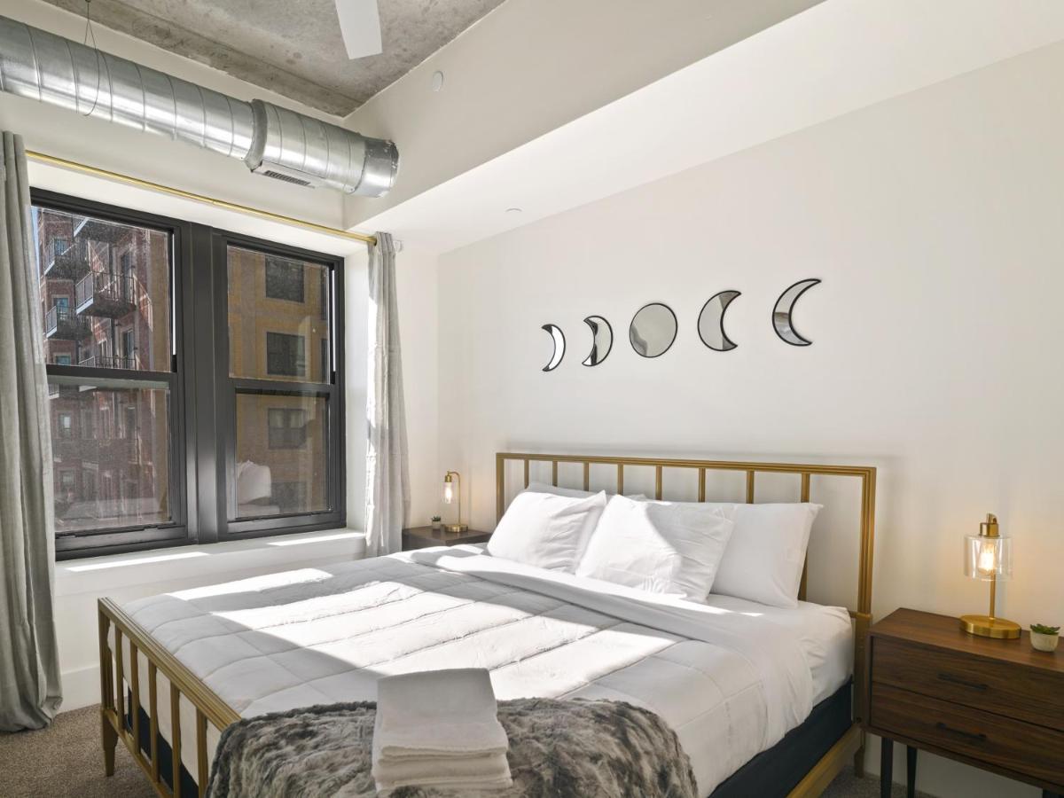 Clover Luxury High-Rise Downtown 사우스벤드 외부 사진