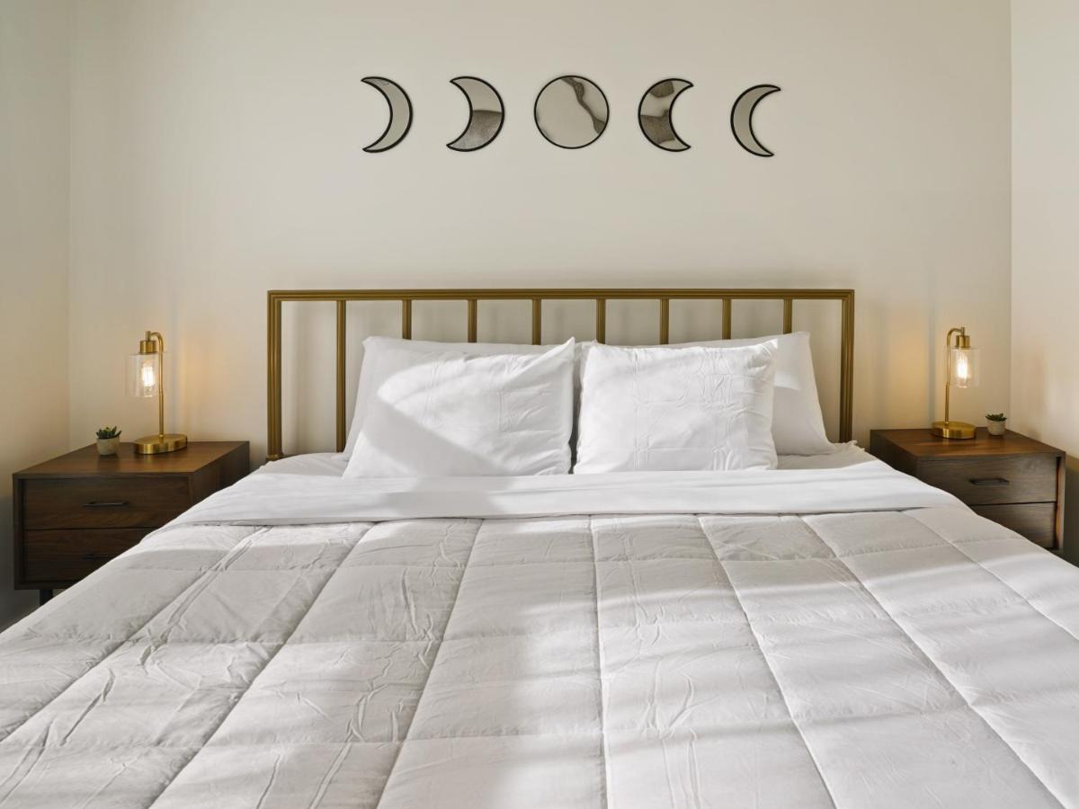 Clover Luxury High-Rise Downtown 사우스벤드 외부 사진